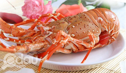 tôm hùm hấp bia thơm ngọt